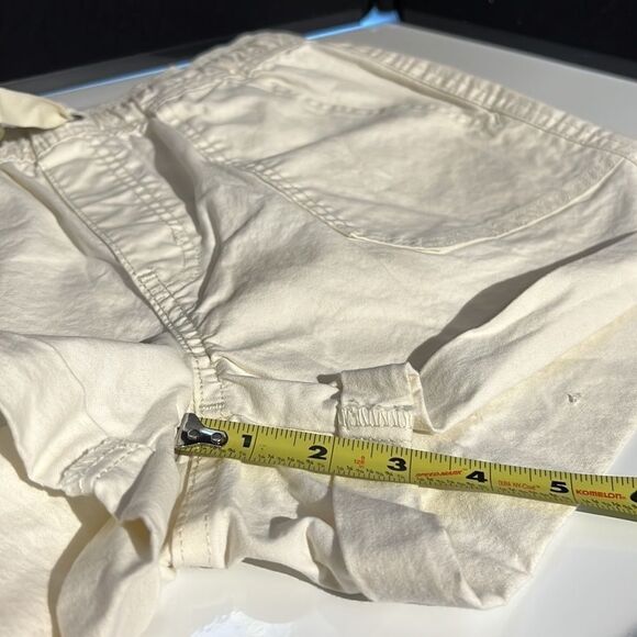 Levi Strauss Cream Colored Shorts with Elastic And Tie Waist Band Size 8 - Picture 9 of 12